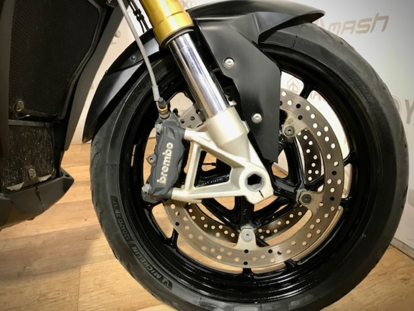 15 XR1000 brembo