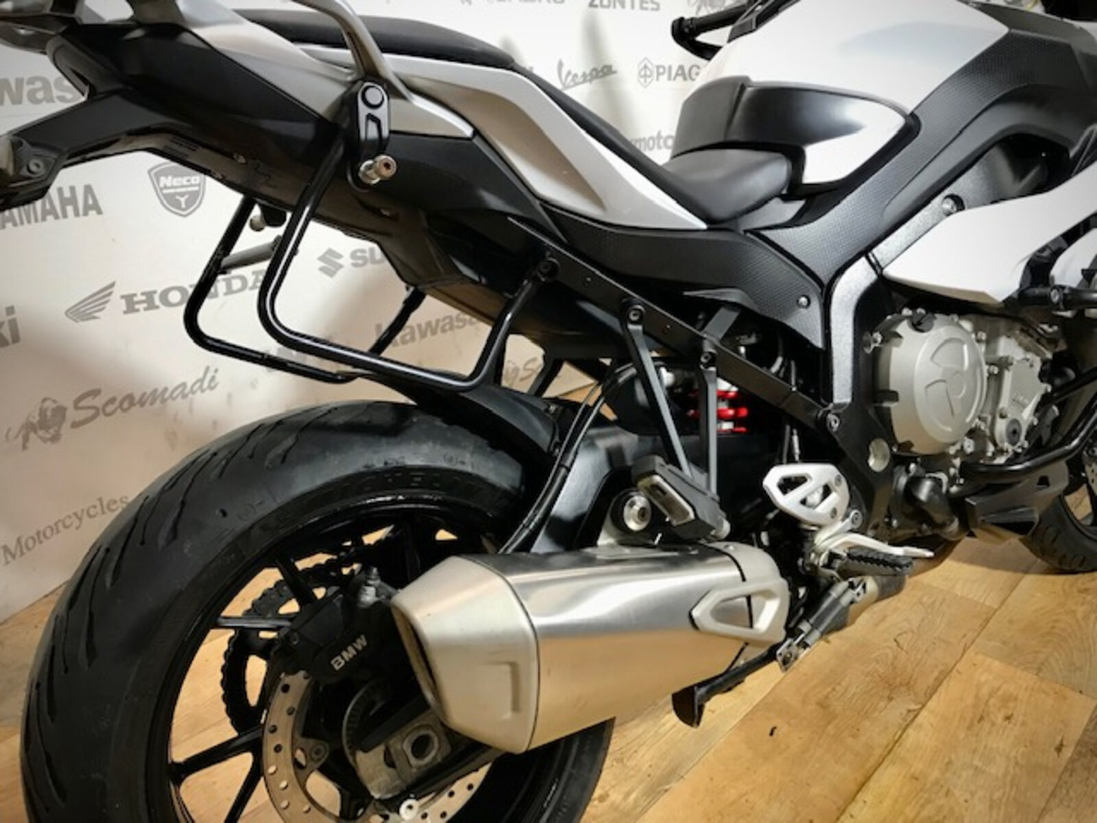 15 XR1000 exhaust